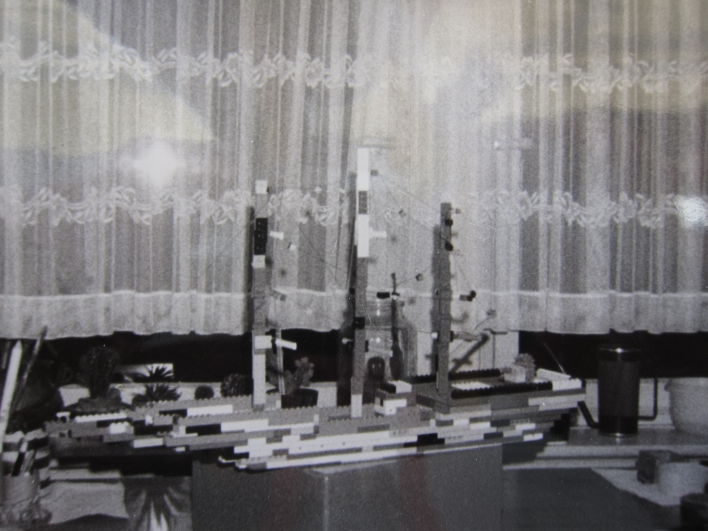 lego_old_1977or1976_sailing_ship.jpg