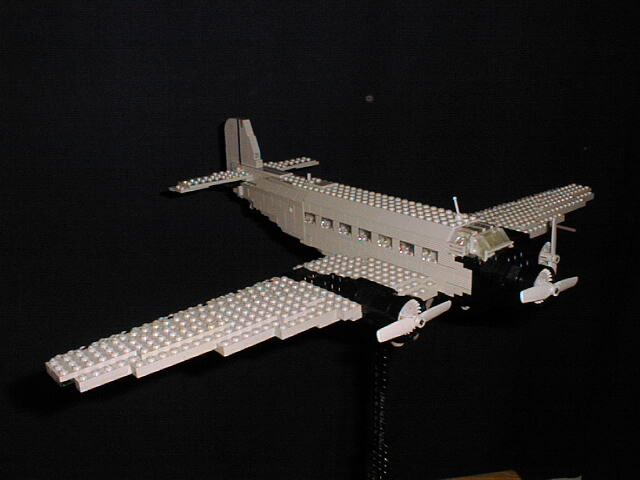 02_ju52_at_night.jpg