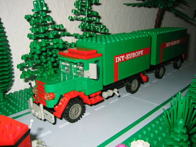 30_green_truck_front.jpg
