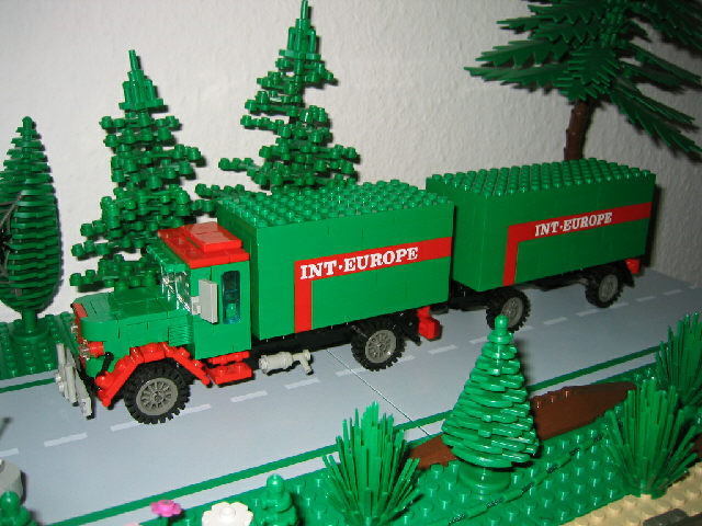 31_green_truck_side.jpg