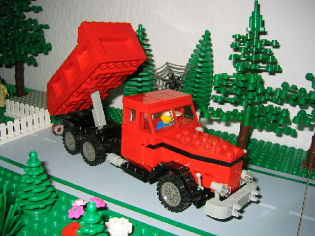 42_red_tipper_right_side.jpg