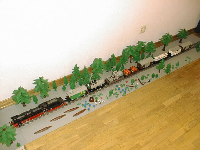 01_7w_train.jpg