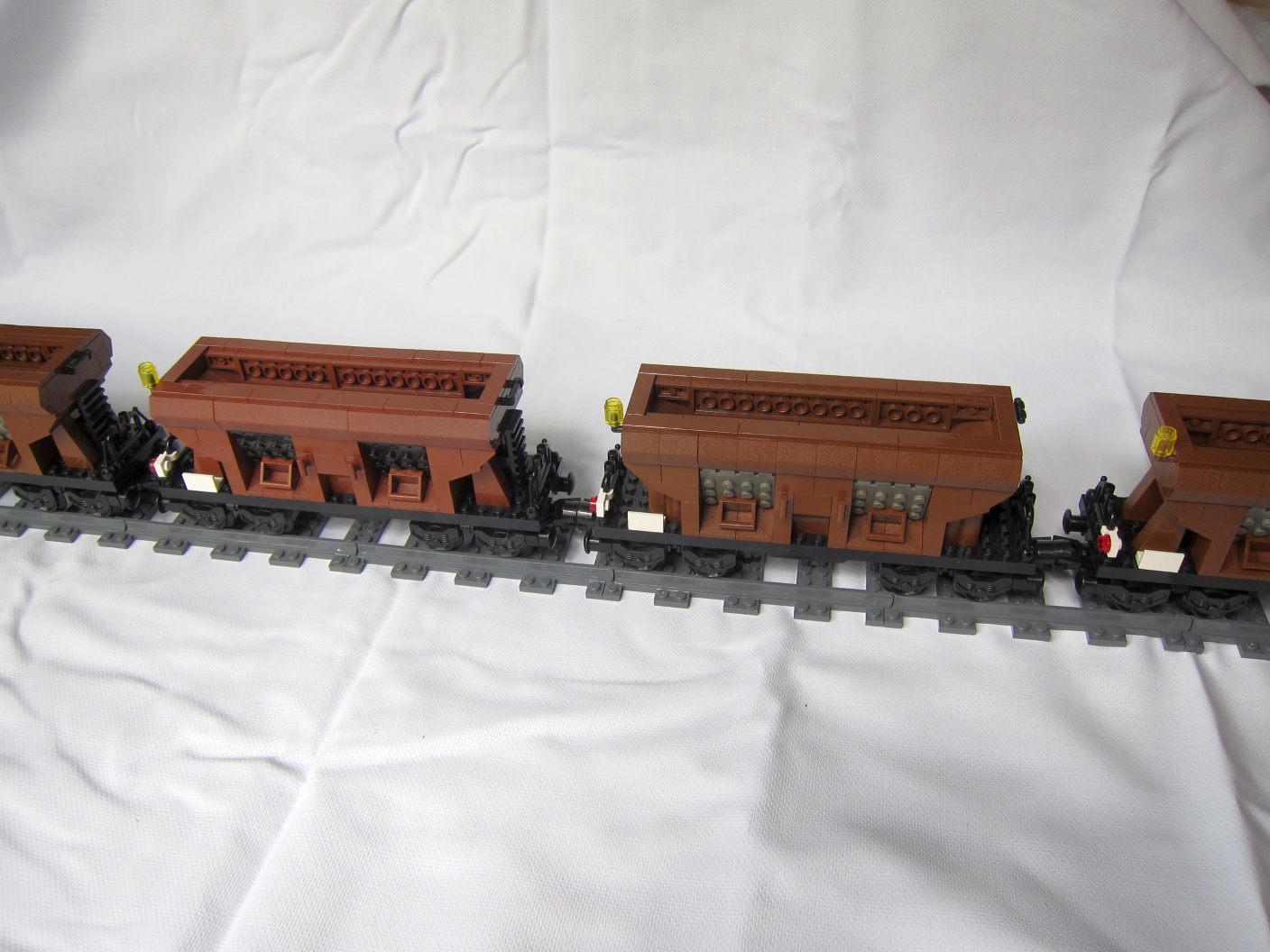 t015_hopper_3x_brown_1x_reddish_brown.jpg
