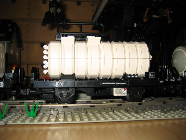 41sideview_tankcar.jpg