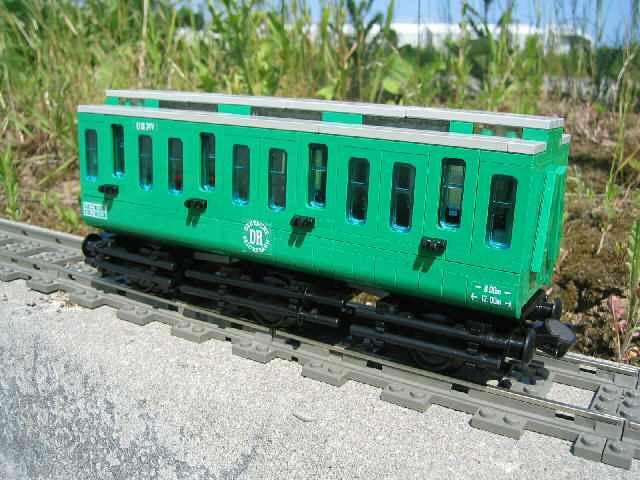 03_compartment_car.jpg
