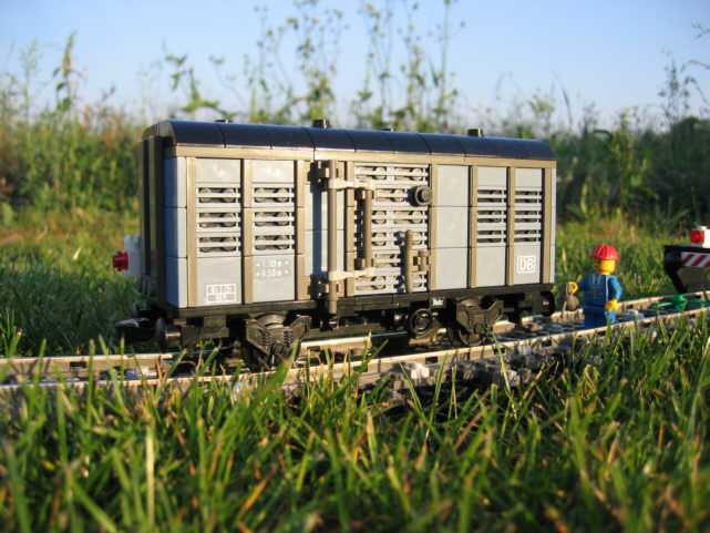 32_boxcar_sandblue.jpg