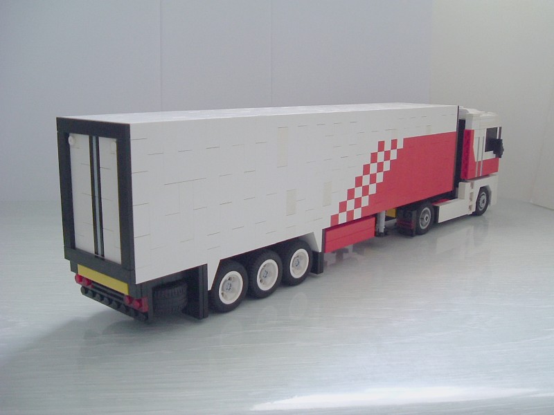 renaultmagnum218.jpg