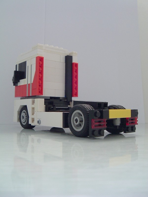renaultmagnum225.jpg