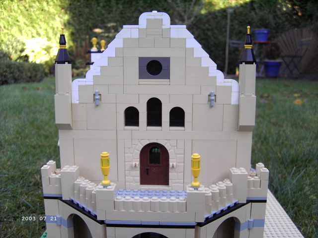 castlefront2.jpg