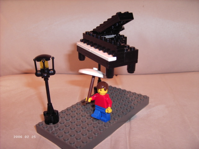 joe_piano1.jpg