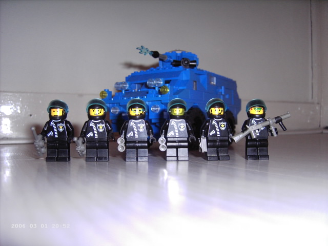 s.w.a.t_tank_crew_1.jpg