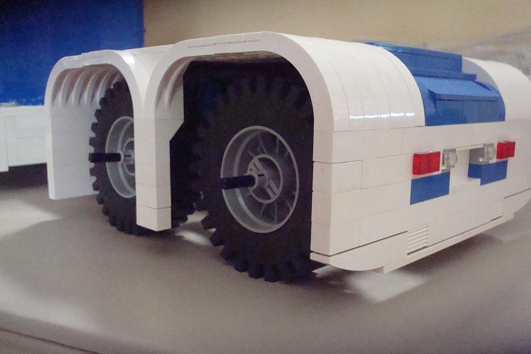 rear_three_quarter_view_of_fenders.jpg