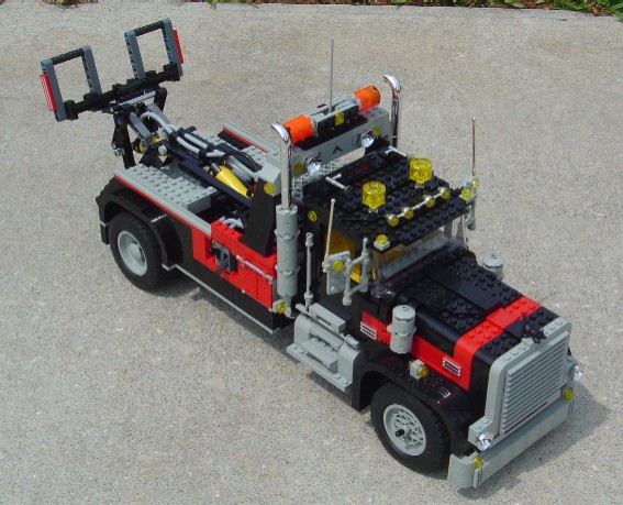 black_cat_tow_truck_top_front_three_quarter.jpg