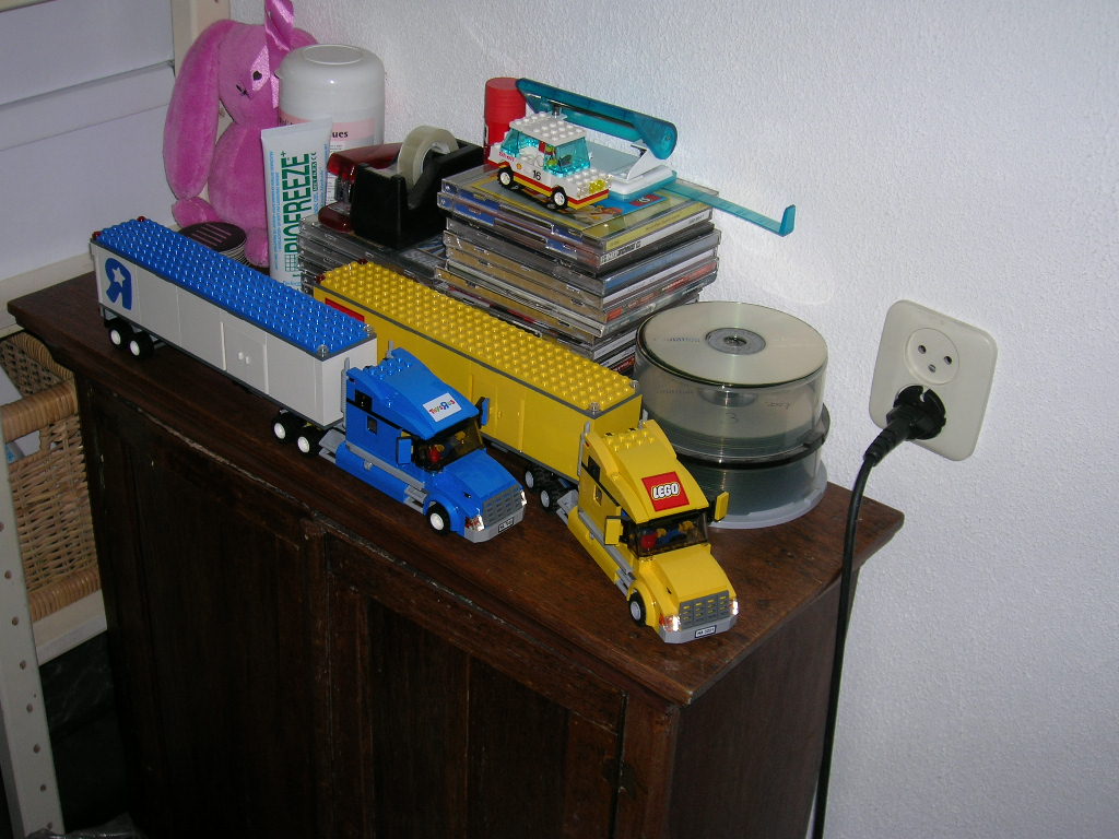 b_-_toyrrus_and_legotrucks.jpg