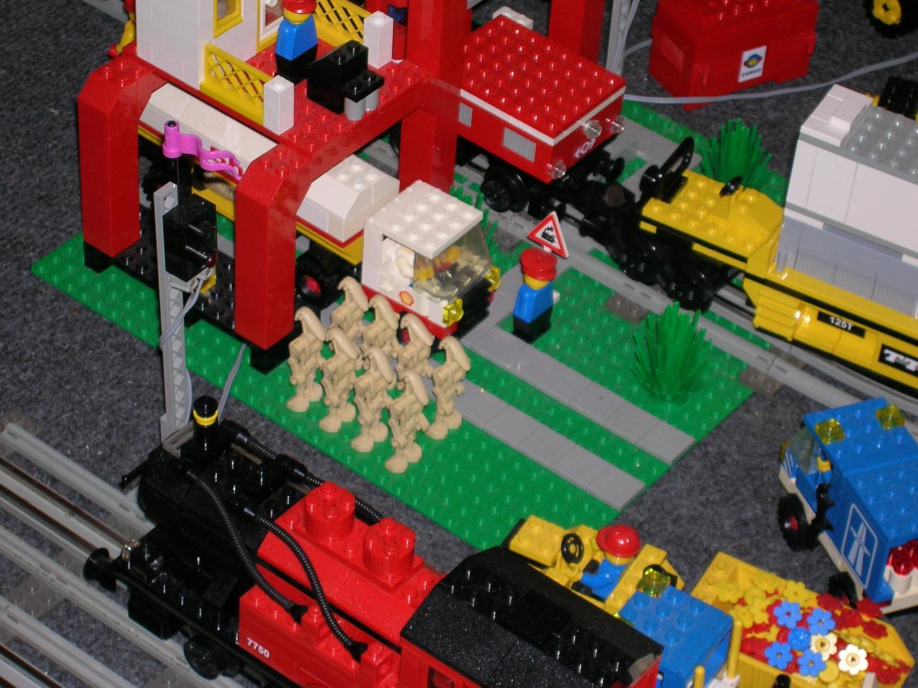 battle_droids_in_town.jpg