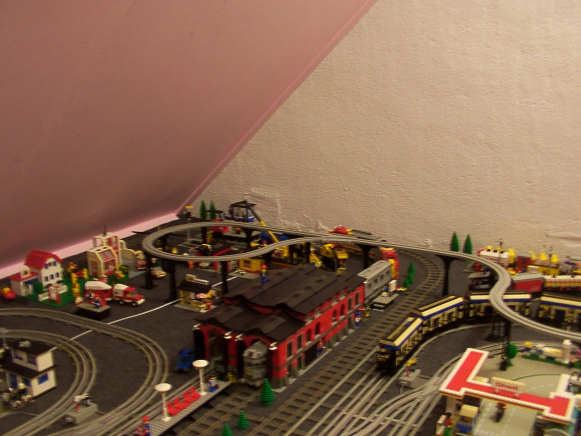 monorail.jpg