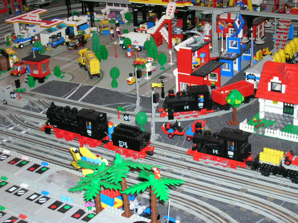 red_12v_motor_trio.jpg