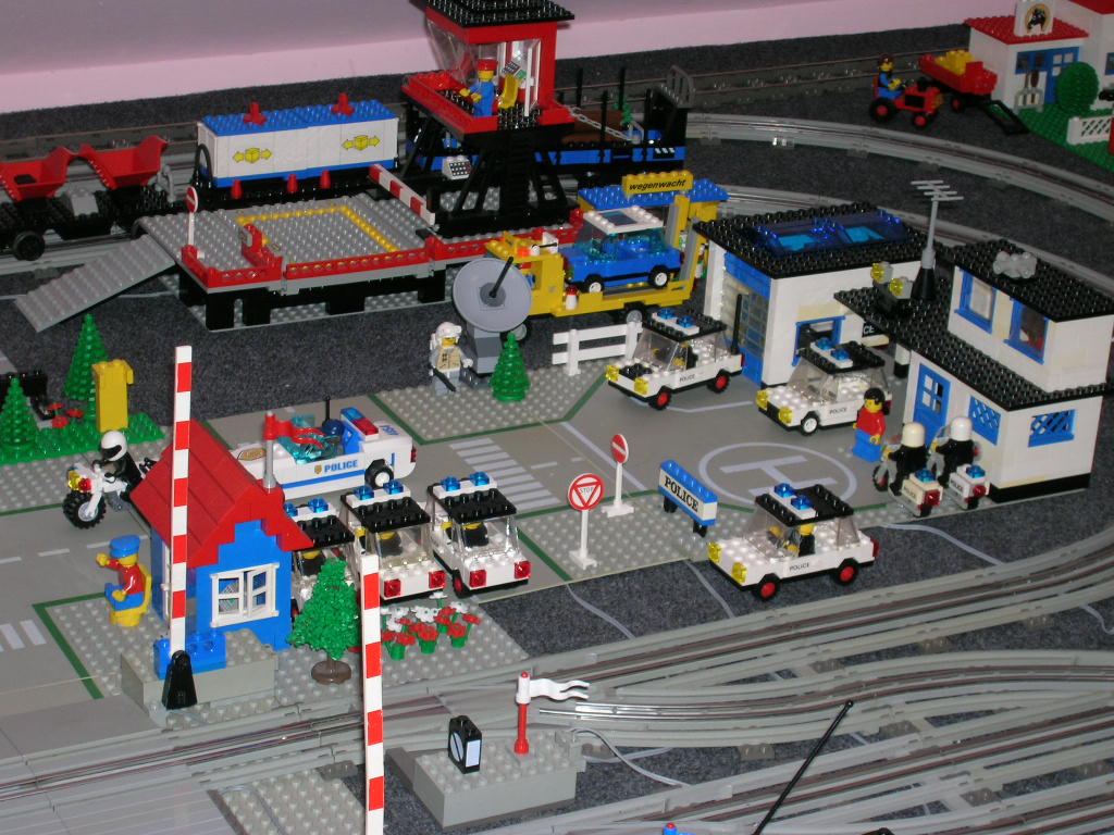 many_police_cars_-2.jpg