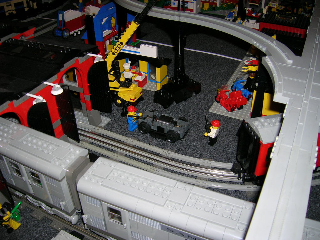minifigs_repairing_12v_motor.jpg