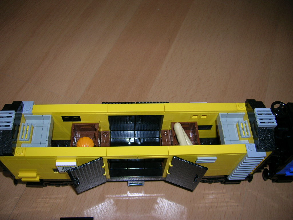 old_fridge_wagons_-2.jpg