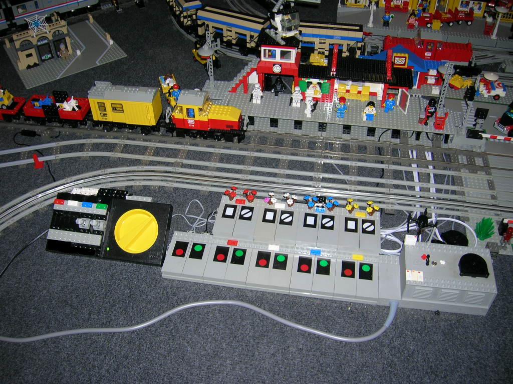 sign_for_9v_track_-3.jpg