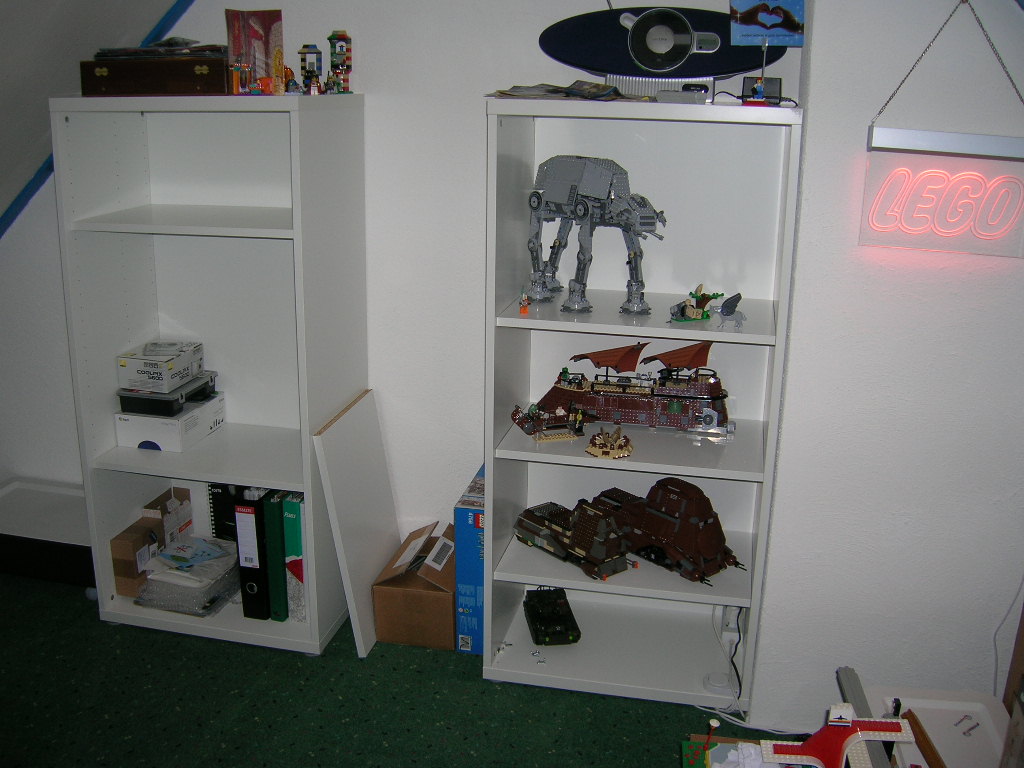 a_-_cupboards_are_filling.jpg