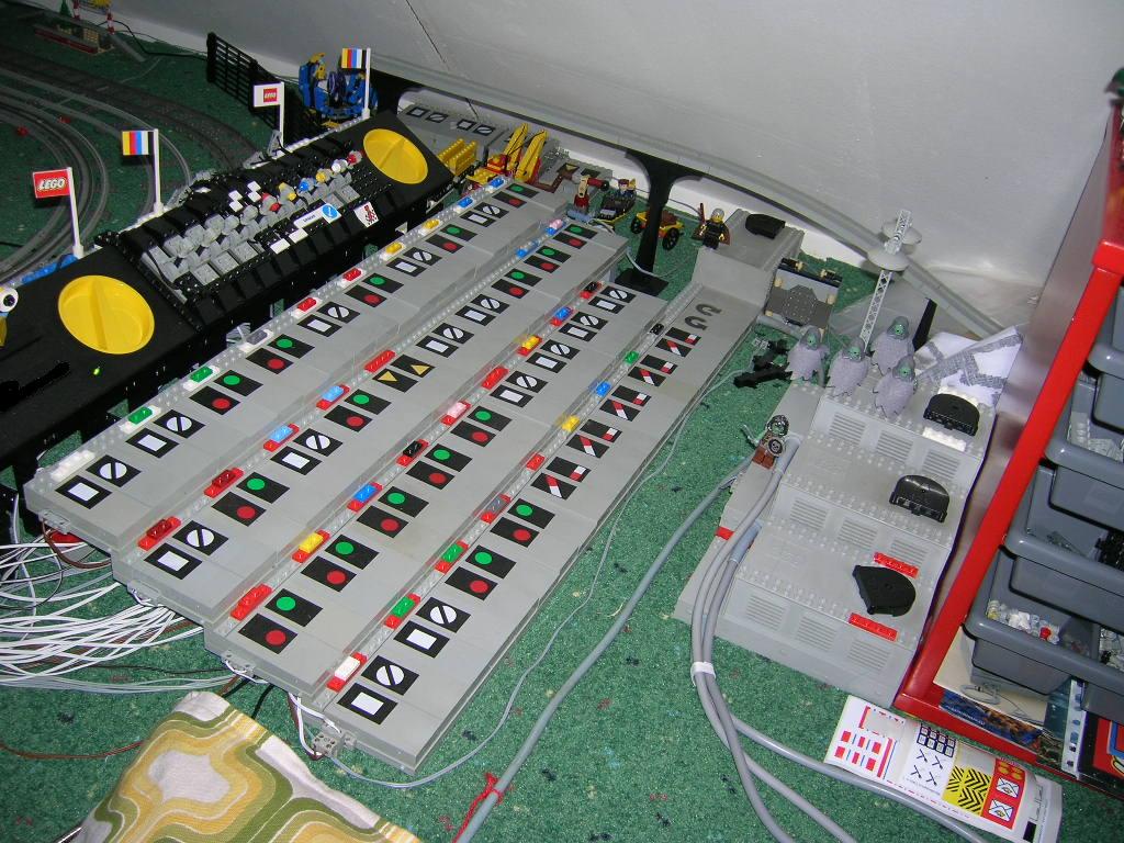 i_-_contolpanel_with_9v_switches.jpg