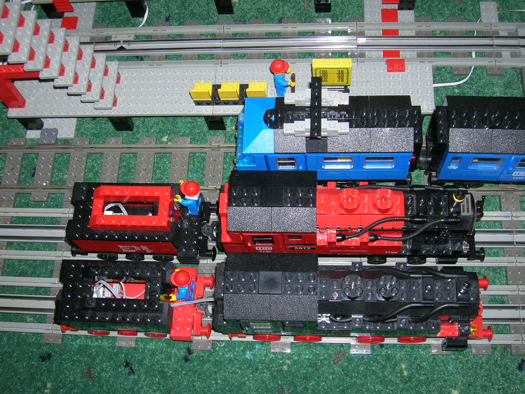 n_-_hp7750_and_7750_next_to_eachother.jpg