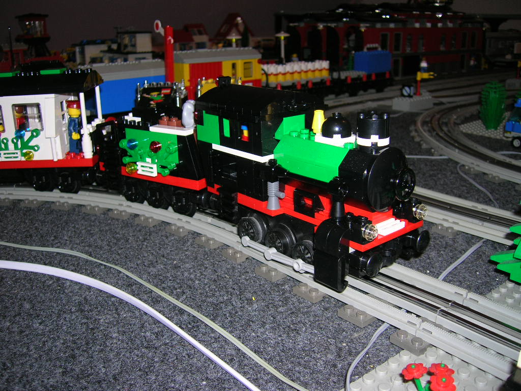 g_-_holidaytrain_at_12v_-2.jpg