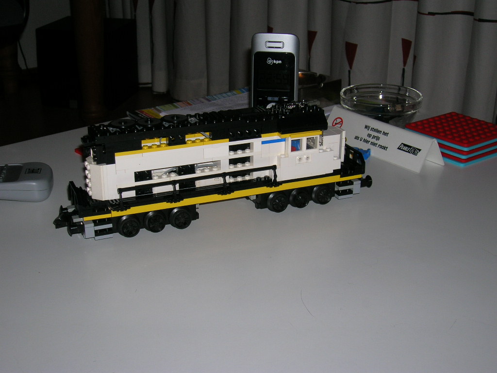 d_-_gp-38_after_building_-2.jpg