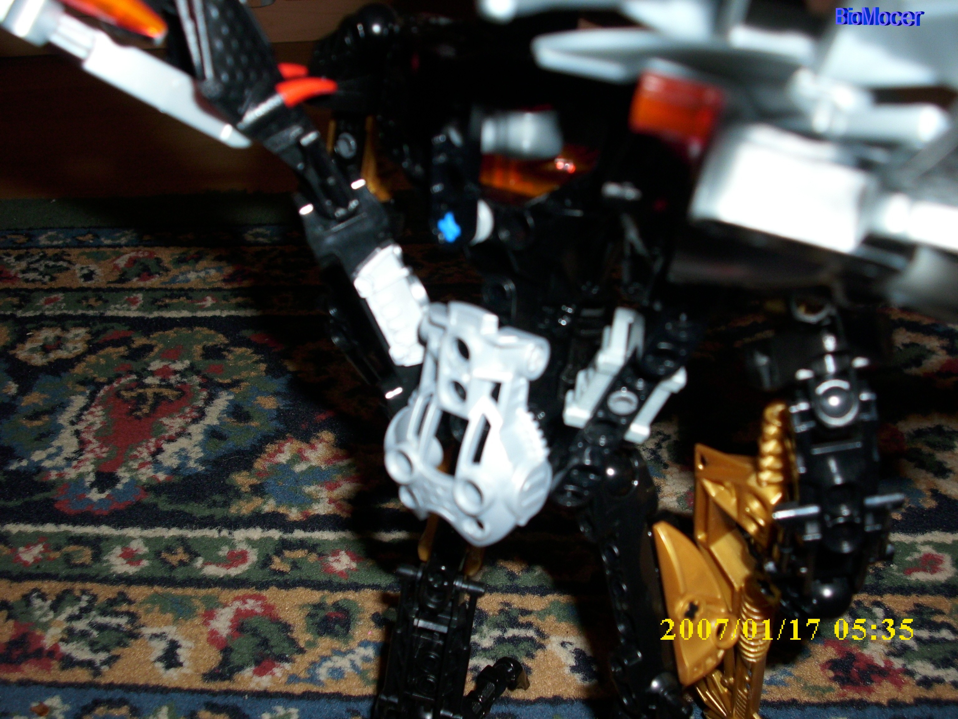 makuta_kraxikos_back.jpg