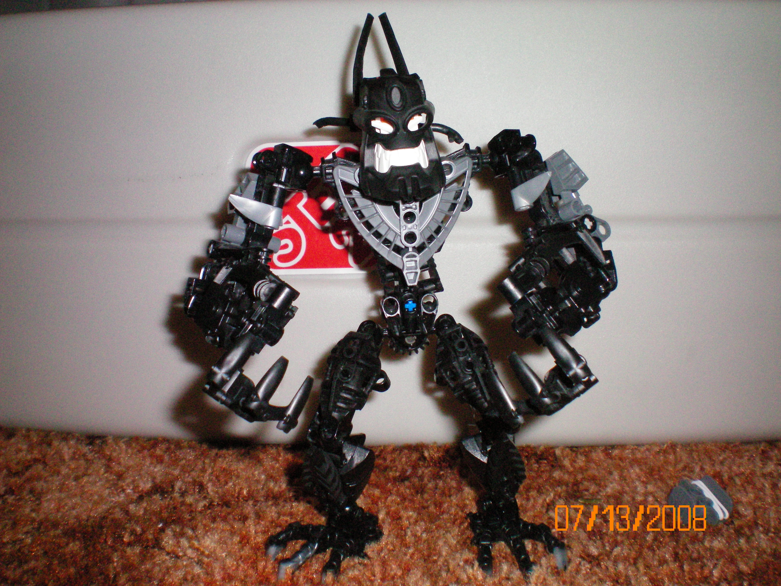 zetu_front_clawsretracted.jpg