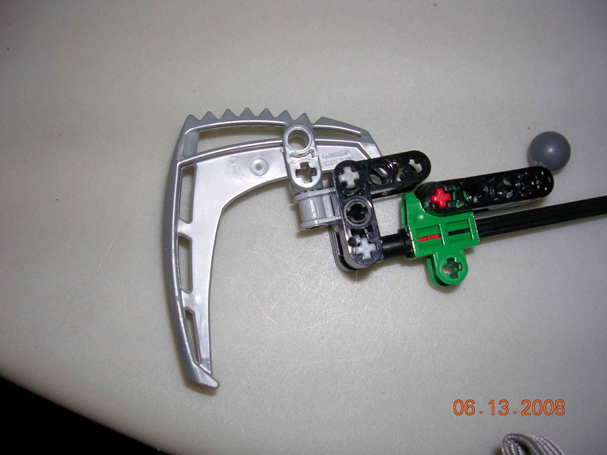 matoran_le_custom_arm.jpg