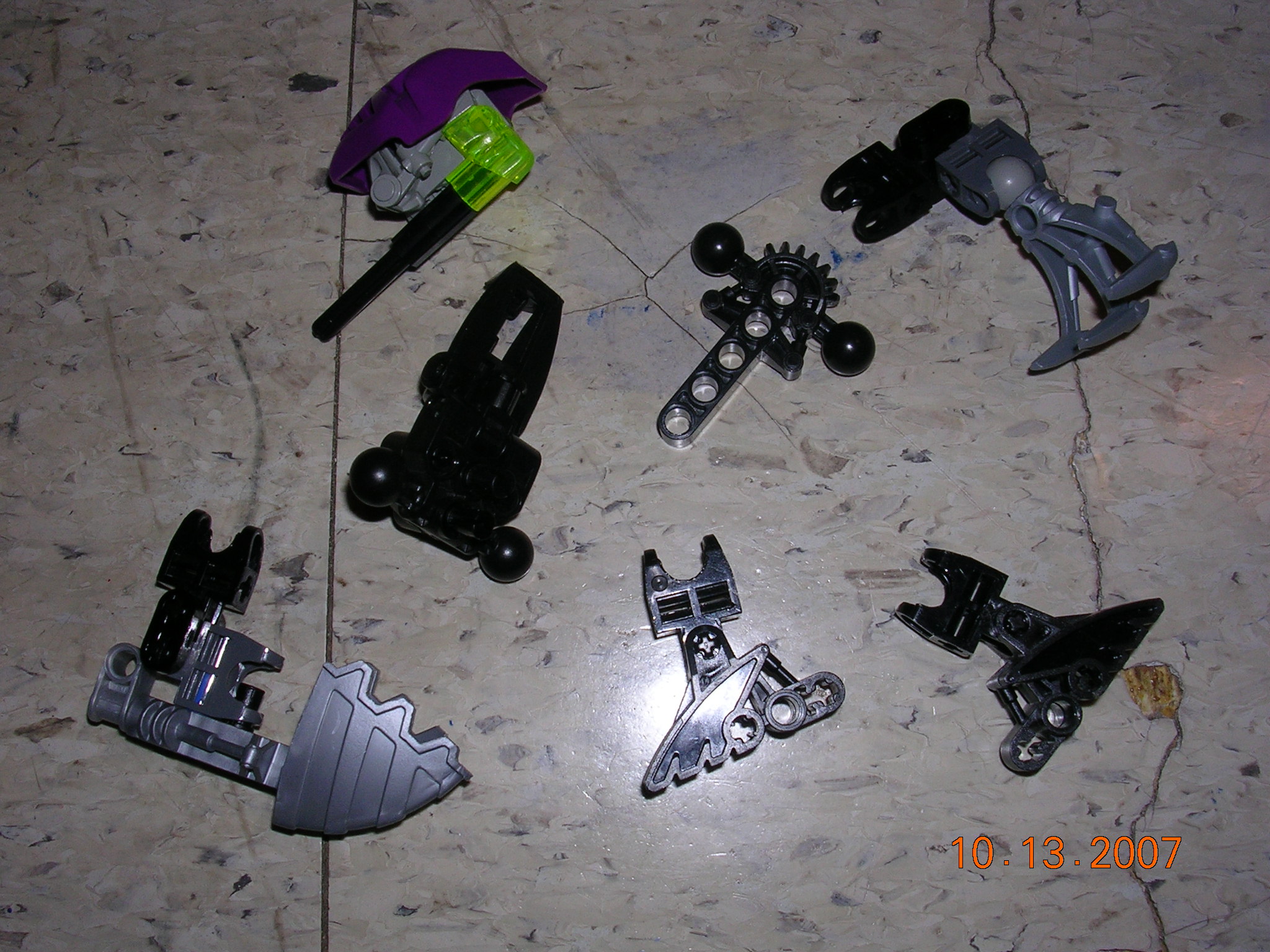 matoran_onu_exploded.jpg