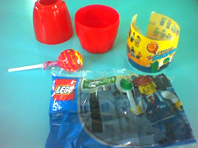 toysurprise08.jpg