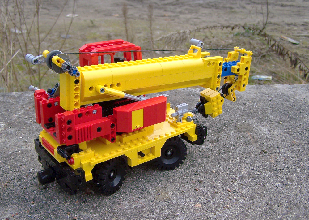 toy_mobile__crane_02.jpg
