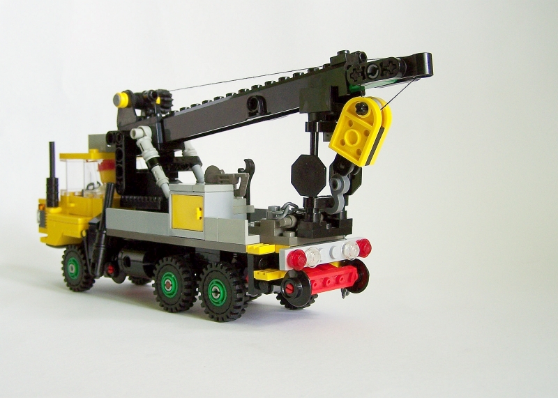 crane_truck_6x6_edit_02.jpg