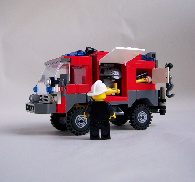 small_fire_truck_07.jpg