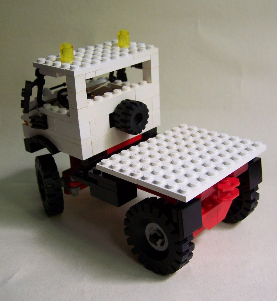 unimog_lego_tyl.jpg
