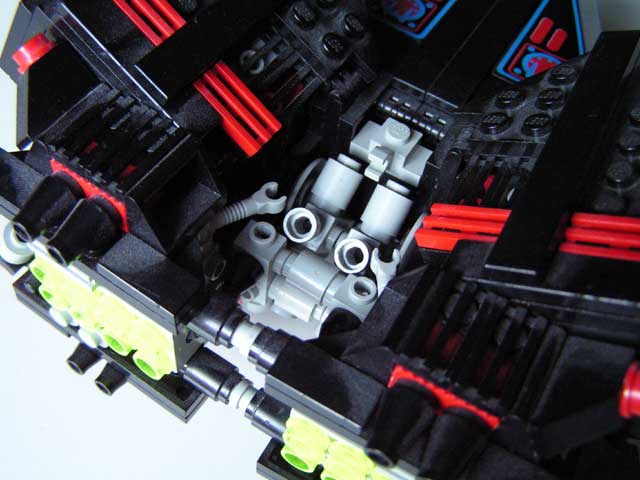 07-engine-detail.jpg