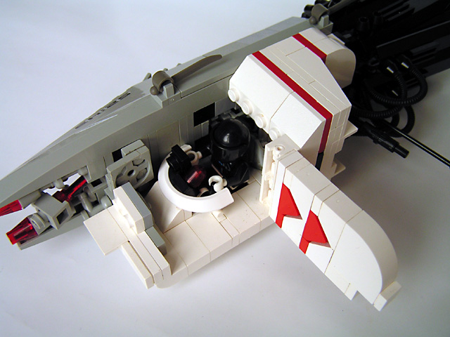 10-cockpit-minifig.jpg