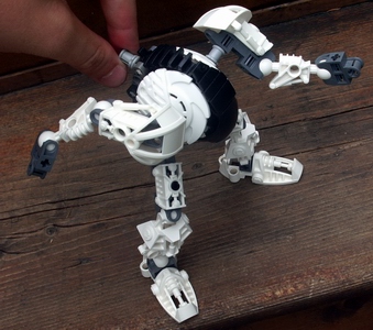 whiterobot5.jpg