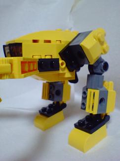 yellow_robo004.jpg