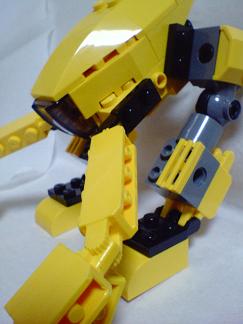 yellow_robo007.jpg