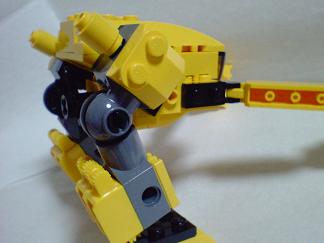 yellow_robo009.jpg