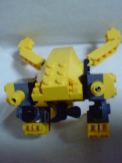 yellow_robo010.jpg