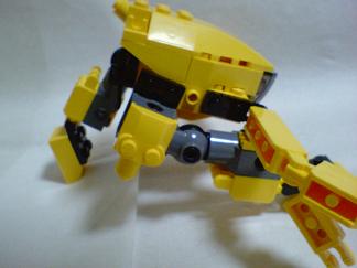 yellow_robo012.jpg