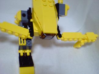 yellow_robo014.jpg