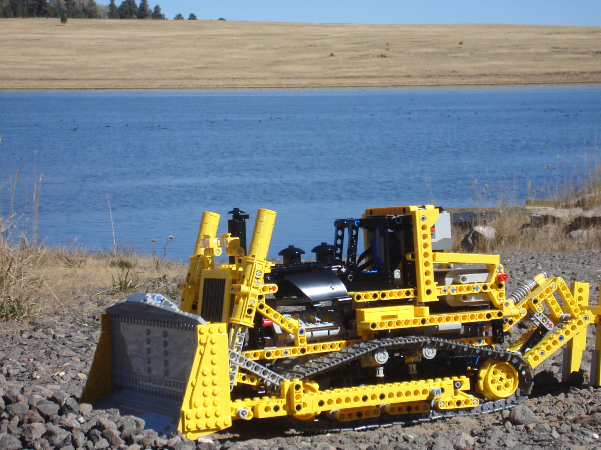 lego_8275_bulldozer_3.jpg