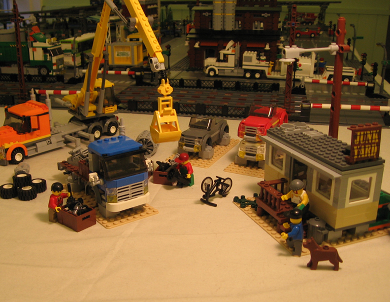 legopolis_photo02_junkyard.jpg